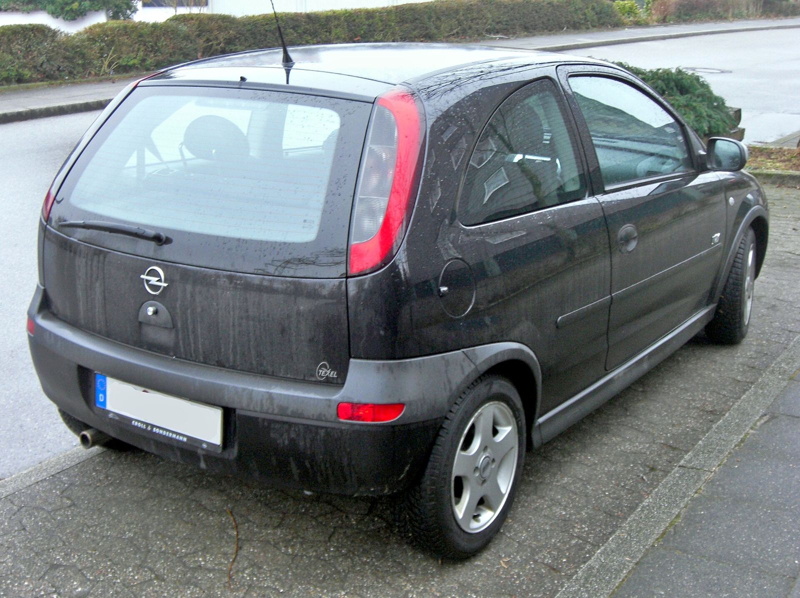 Opel Corsa 2003, referencia R-0058: foto 2 de 2