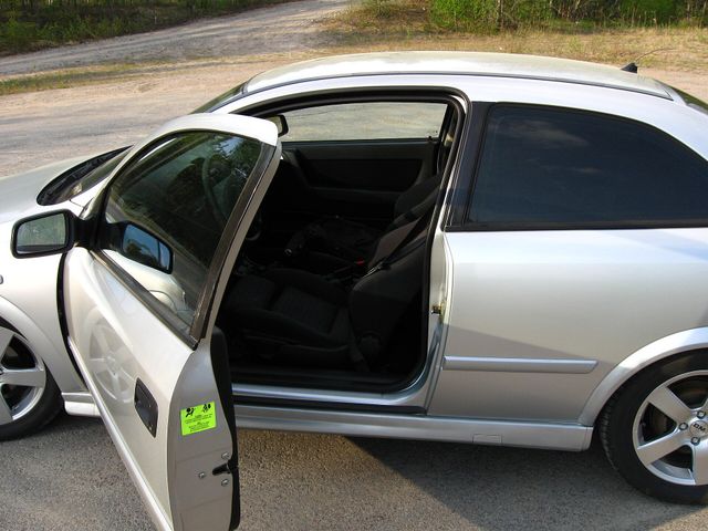 Opel Astra 2001, referencia R-0051: foto 1 de 4